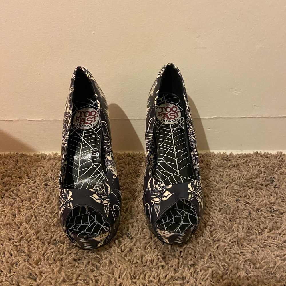 Too Fast Brand Skeleton high heels-Great Condition